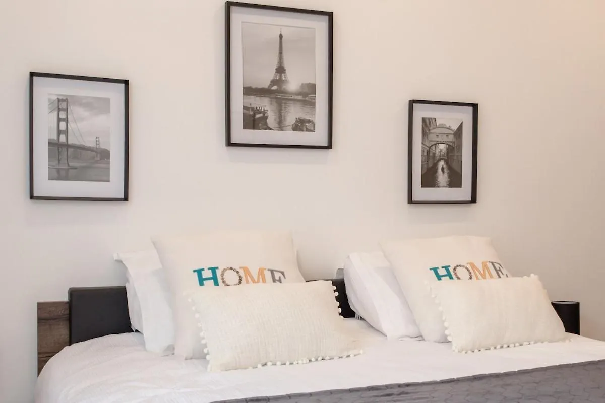 L38 Hobeika Suite Fleur 7Min Walk To Beach,Free Park,Balc&Ac Nice 0*,  France