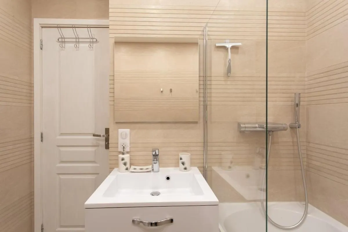 L38 Hobeika Suite Fleur 7Min Walk To Beach,Free Park,Balc&Ac Nice France