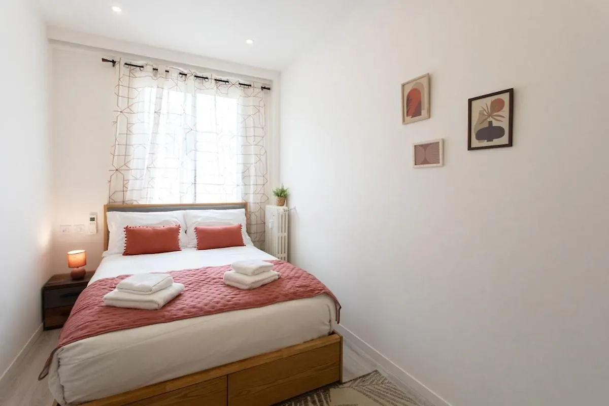 L38 Hobeika Suite Fleur 7Min Walk To Beach,Free Park,Balc&Ac Nice Apartment