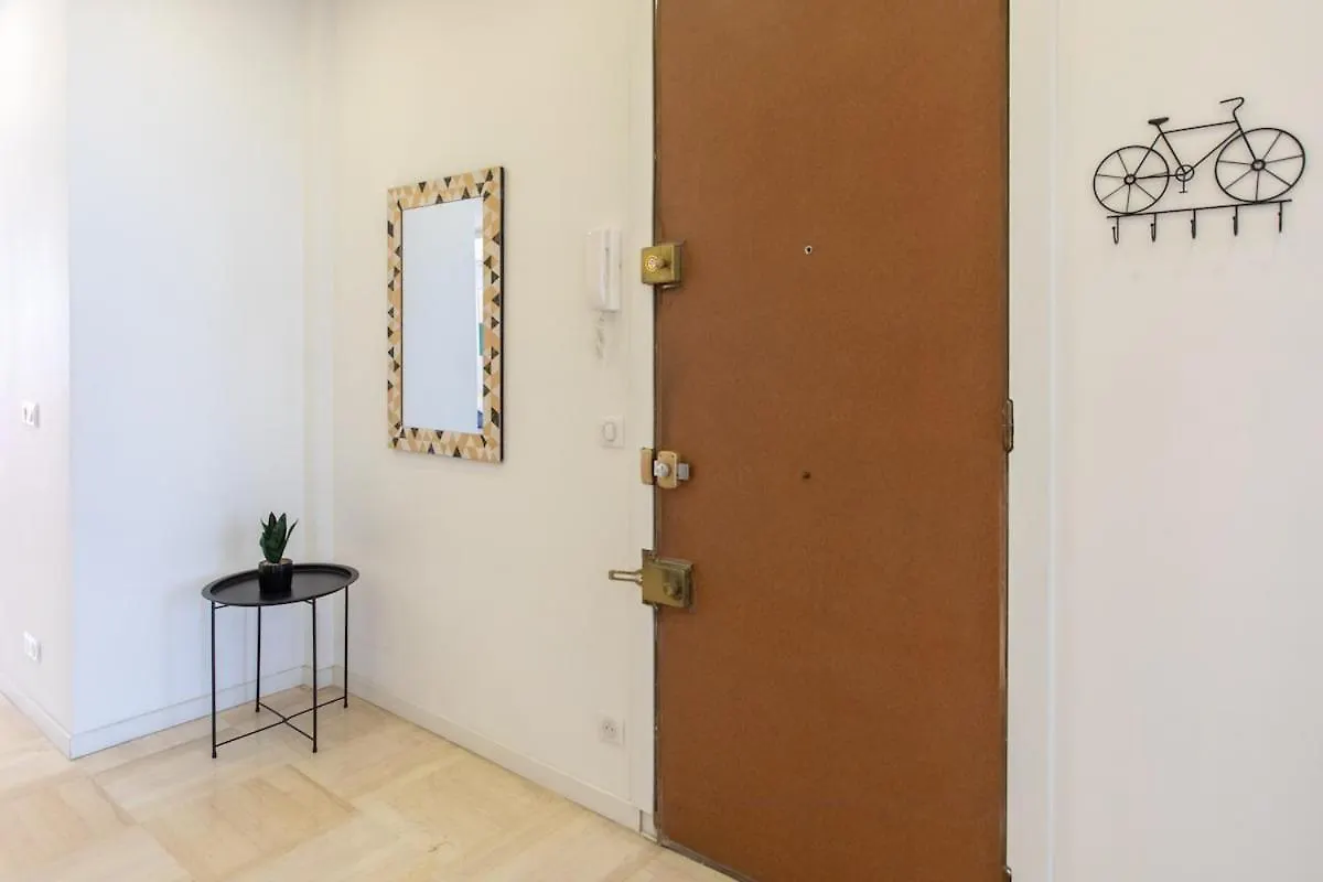 Apartment L38 Hobeika Suite Fleur 7Min Walk To Beach,Free Park,Balc&Ac Nice