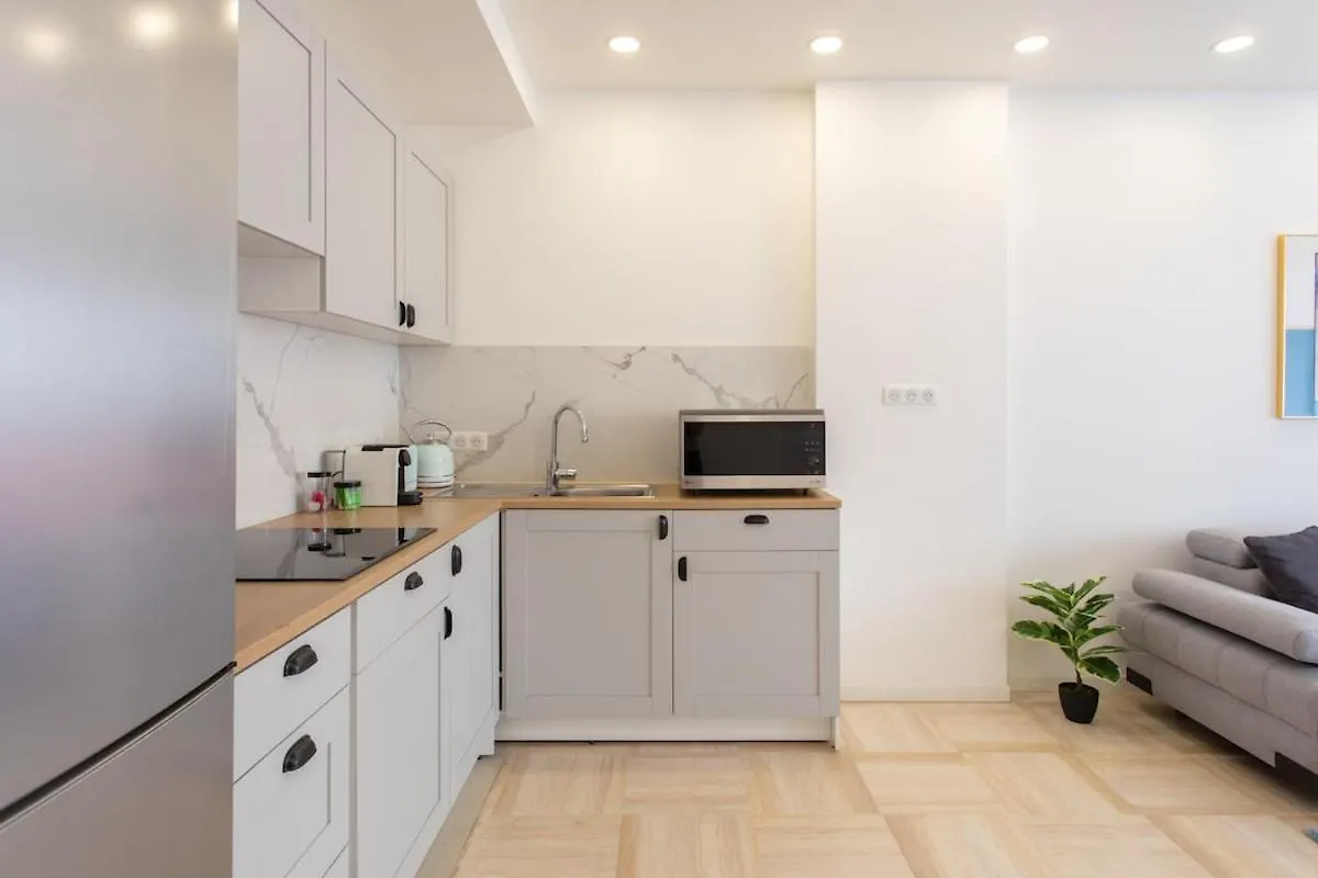 L38 Hobeika Suite Fleur 7Min Walk To Beach,Free Park,Balc&Ac Nice 0*,