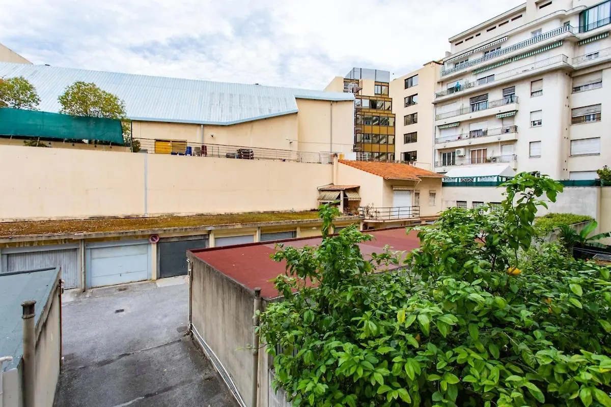 L38 Hobeika Suite Fleur 7Min Walk To Beach,Free Park,Balc&Ac Nice Apartment