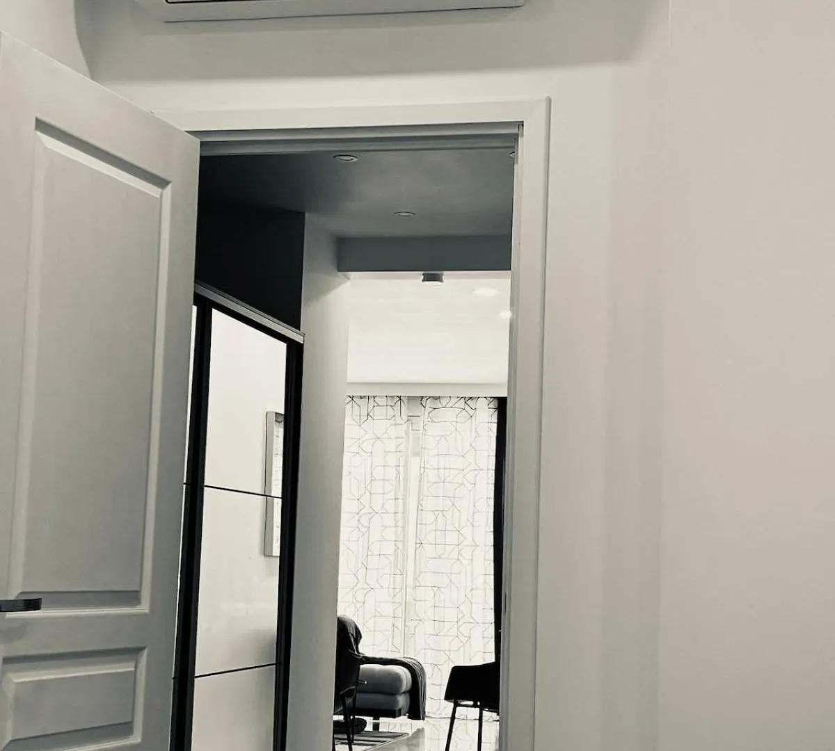 L38 Hobeika Suite Fleur 7Min Walk To Beach,Free Park,Balc&Ac Nice Apartment